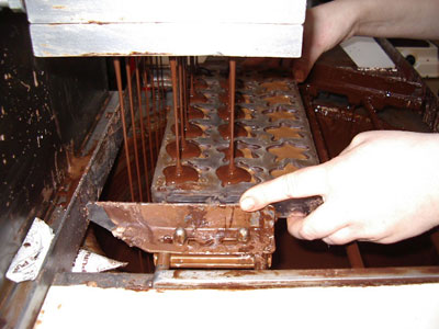 Pralinés, zo maken ze ze in het chocolademuseum in Brugge